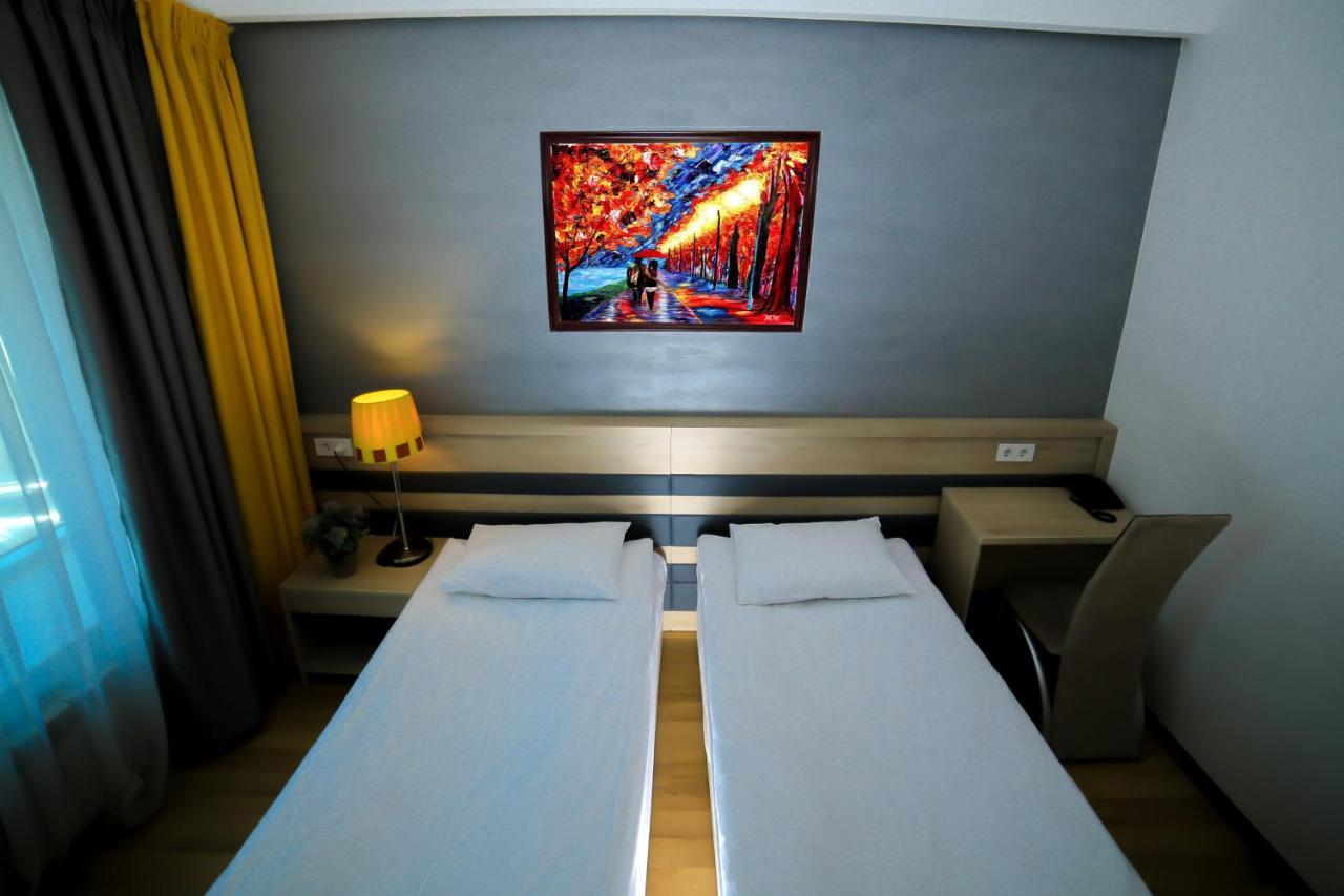 Astra Hotel Αλμάτι Εξωτερικό φωτογραφία