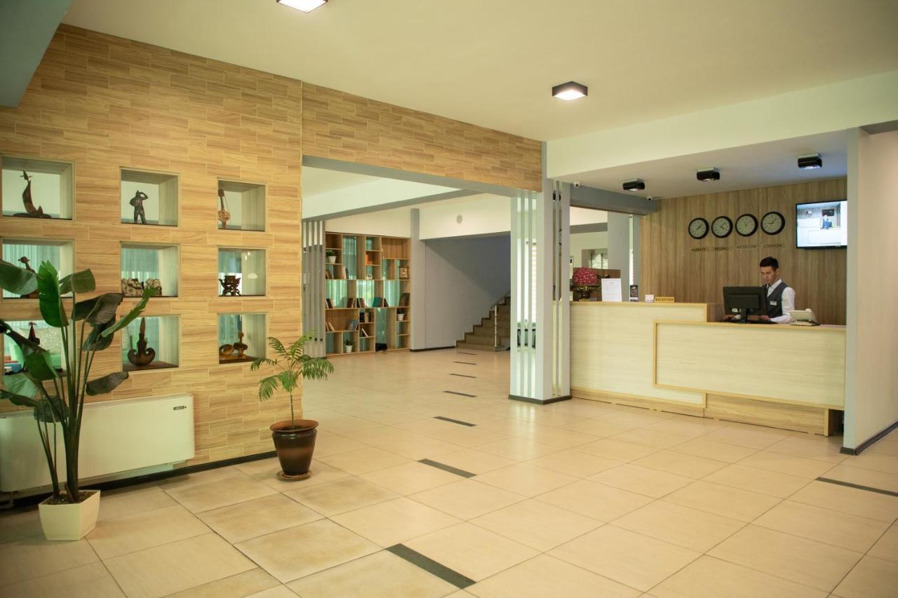 Astra Hotel Αλμάτι Εξωτερικό φωτογραφία